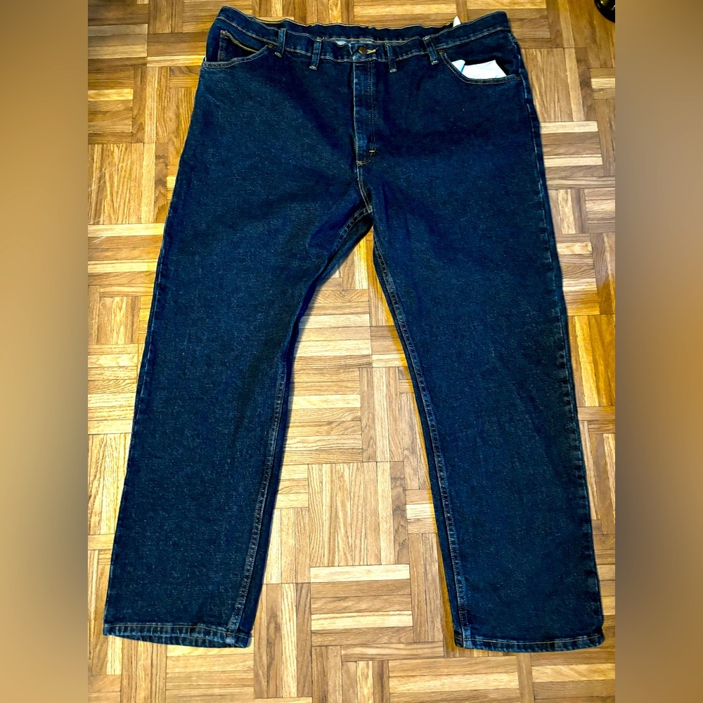Wrangler big men’s blue denim jeans,5 pocket, zipper front. 48x30